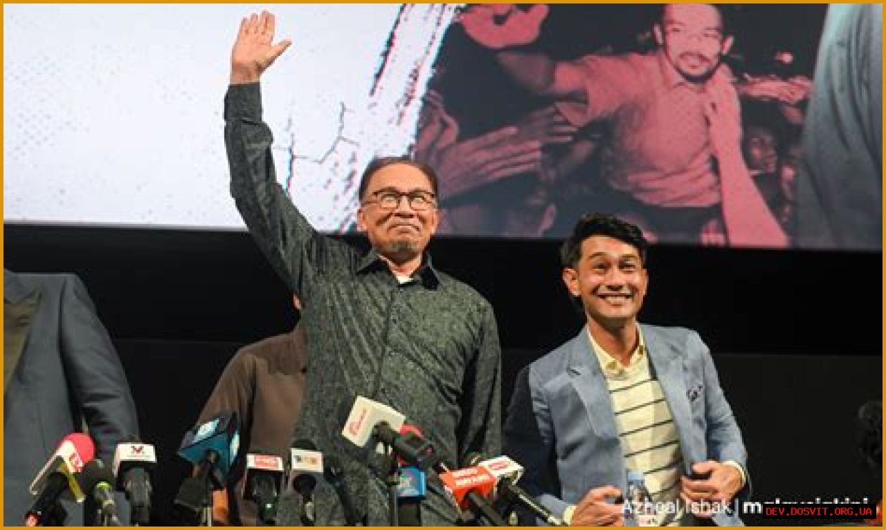 Unveiling The Untold Story: Natalia Dyer's Father And His Profound Influence